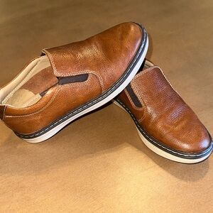 Johnston & Murphy Boys Slip-On Dress Shoes in Chestnut Brown